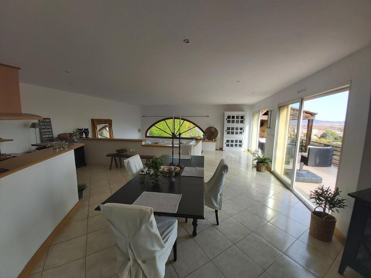 Beautiful Villa With A Stunning View Roujan Экстерьер фото